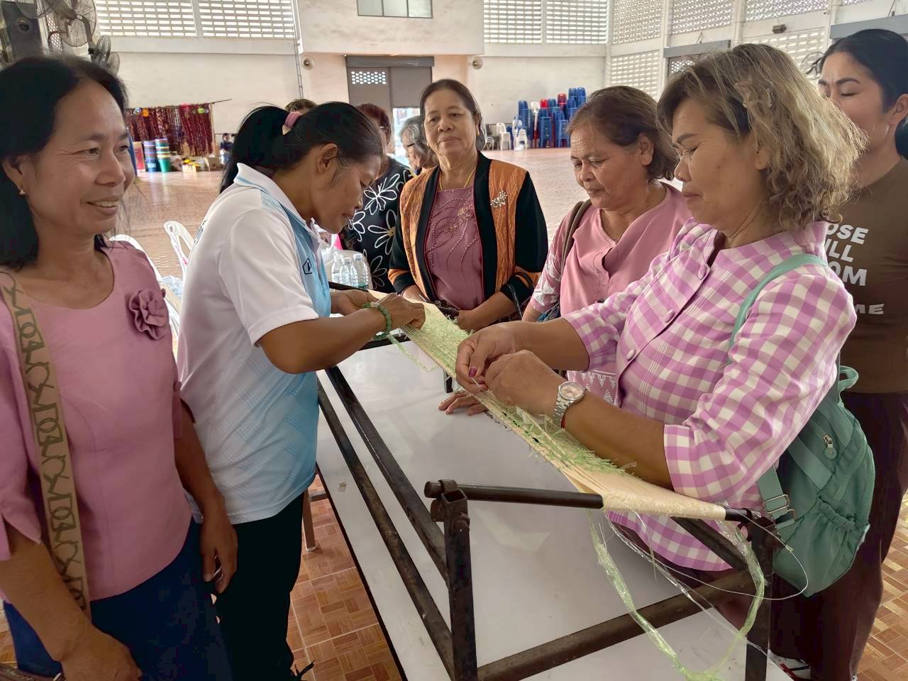  สพอ.ปทุมรัตต์ : จัดประชุมโครงการส่งเสริมและพัฒนาอาชีพตามแนวทางสัมมาชีพชุมชน กิจกรรมสร้างสัมมาชีพครัวเรือนที่ได้รับผลกระทบด้านอาชีพและรายได้ที่มีศักยภาพและสามารถพัฒนาได้ ประจำปีงบประมาณ พ.ศ. 2569  